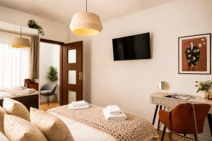 Lovely Apartment by the Vistula River Wawel Castle view Swimming Pool Sauna Gym Parking
