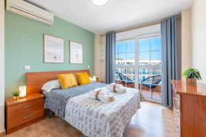 797 HOLIDAY RENTALS - Comodo piso al lado de Puerto Marina