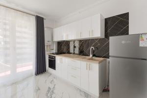 Alezzy Odyssey Resort - Sea View Apartment