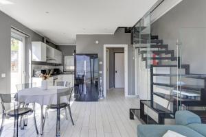 Open View Apartment by Wonderful Italy