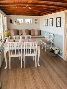 Romantic Summerhouse With Seaview