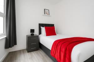 Large Home - Liverpool - Free Wifi & Parking By Hinkley Homes Short Lets & Serviced Accommodation