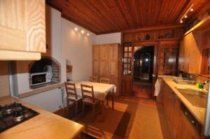 St Johns House with private pool, gardens & sauna