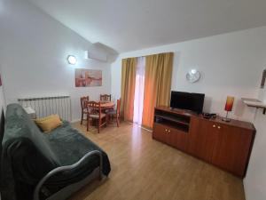 Apartments Makin by El-Pi Tours