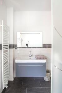 Hello Holidays Residenz - Sonnenglut - Seeterrasse - Sauna - Parkplatz
