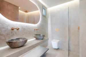 Assini Estate - Koroni Poolside & Seaview Getaways