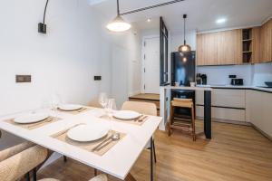 Apartamento Boutique con Balcones en Alfalfa