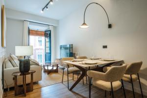 Apartamento Boutique con Balcones en Alfalfa