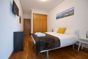 Apartamento agradable con balcón frente a la playa de La Concha - Marina 1