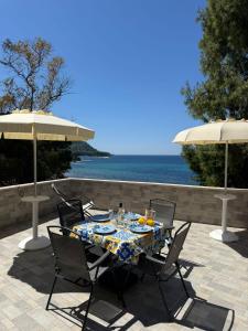 Appartamento con terrazza e discesa privata in spiaggia