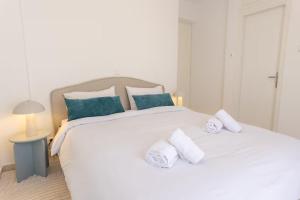 Sea View Apartment at Alimos Marina