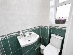Emmanuel Ensuite Room