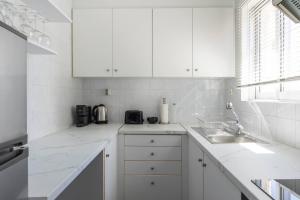 Sea View Apartment at Alimos Marina