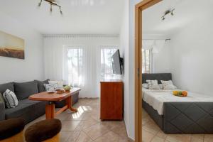 Komfortowy Apartament z Balkonem Blisko Plaży w Międzyzdrojach by Noclegi Renters