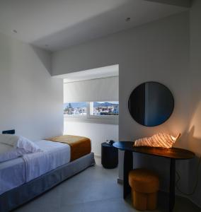 Eteo Santorini Luxury Suites