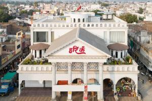hotel barsana palace