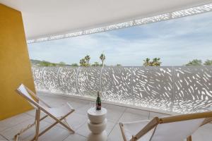 Vibes Resort Brand-new studio with rooftop pool Naturist Village