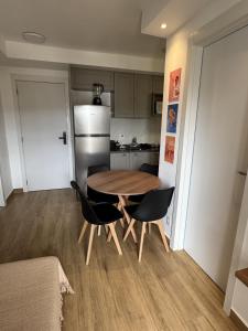 Apartamento moderno e equipado, 2 Quartos com ar, região central, VLT na porta, perto da Rodoviaria e Aeroporto SDU