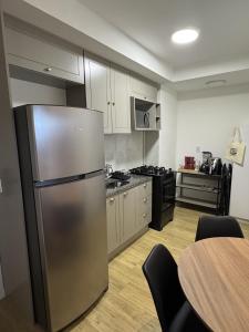 Apartamento moderno e equipado, 2 Quartos com ar, região central, VLT na porta, perto da Rodoviaria e Aeroporto SDU