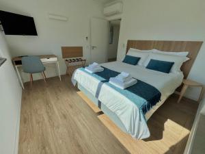 Blue Rocha Beach Apartment - Beach Front & Seaview