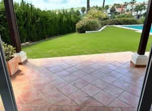 Luxuriöses Appartement mit Garten Pool 300 Meter zum Strand