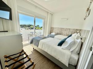 Blue Rocha Beach Apartment - Beach Front & Seaview