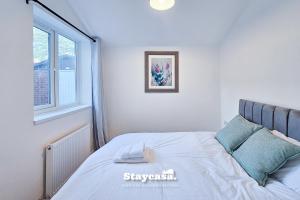 Large 6BR Manchester House Free Parking & WiFi