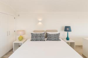 Casa Pôr do Sal - Boutique Suites, Sea Views & Heated Pool