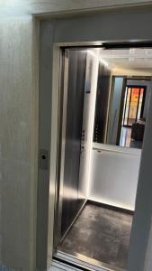 apartamento un habitacion con parking cerca del aeropuerto