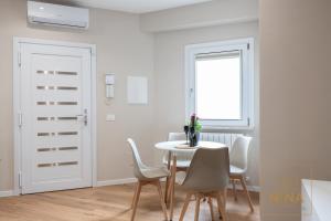 Nina Rooms Guesthouse - Seaview, luxury design, private patio, A-C
