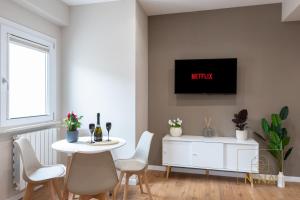 Nina Rooms Guesthouse - Seaview, luxury design, private patio, A-C