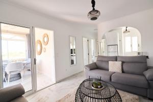 081 Design Style- Alicante Holiday