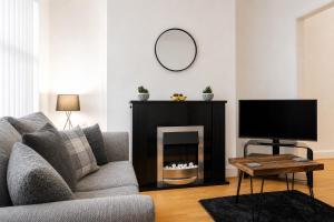 Spacious 2 Bedroom House - Sleeps 5 - Perfect for Work Stays & Longer bookings