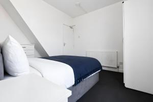 Large House, Perfect for Contractors, Sleeps 8