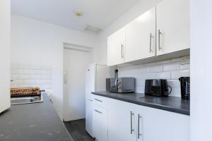 Large House, Perfect for Contractors, Sleeps 8