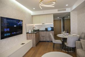 Luxury 1BR Apartment Sea, Park & Promenade