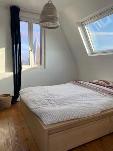 The romantic perch close to the sea
