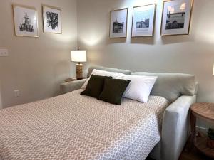 Brooklyn Arts District Renovated 1920s Cottage