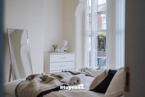 Monton Co-Living - Private Room Self-Cater