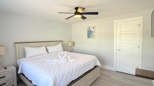Sun-Joy Suite #3 Central MB 5 min Walk to Beach