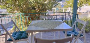 Charming Little House - Private Parking & Beach Nearby