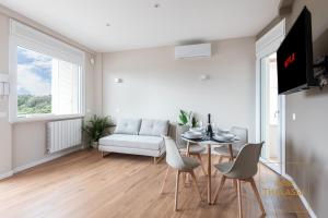 Thalassa Apartment - Seaview, pvt terrace, luxury design, A-C