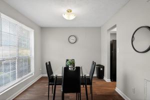 Cozy stay near Atlanta with easy access