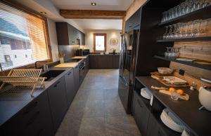 LÉchappée - Chalet dexception avec sauna, 7 chambres 7 salles de bain, terrasses, jardin et vues sublimes, skiroom, proche télécabine