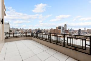 Freeman 1303 by Rove Travel - 1BR Condo with Balcony