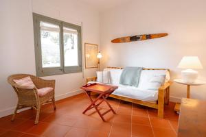ApartmentsTamariu5 Cozy Retreat with Terrace