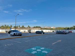 Lujo frente a la marina y cerca de la playa