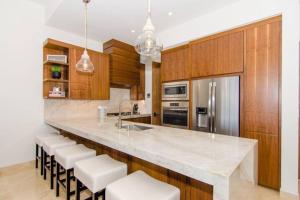 Palmilla Dunes Luxurious Casa Cobra with Golf Cart