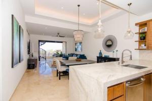 Palmilla Dunes Luxurious Casa Cobra with Golf Cart