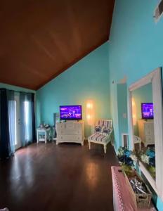 3-Story 2BR Beach Townhome